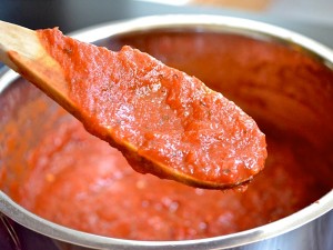 Home made tomato sauce from scratch with recipe